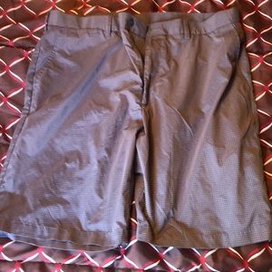Men’s golf or dress shorts